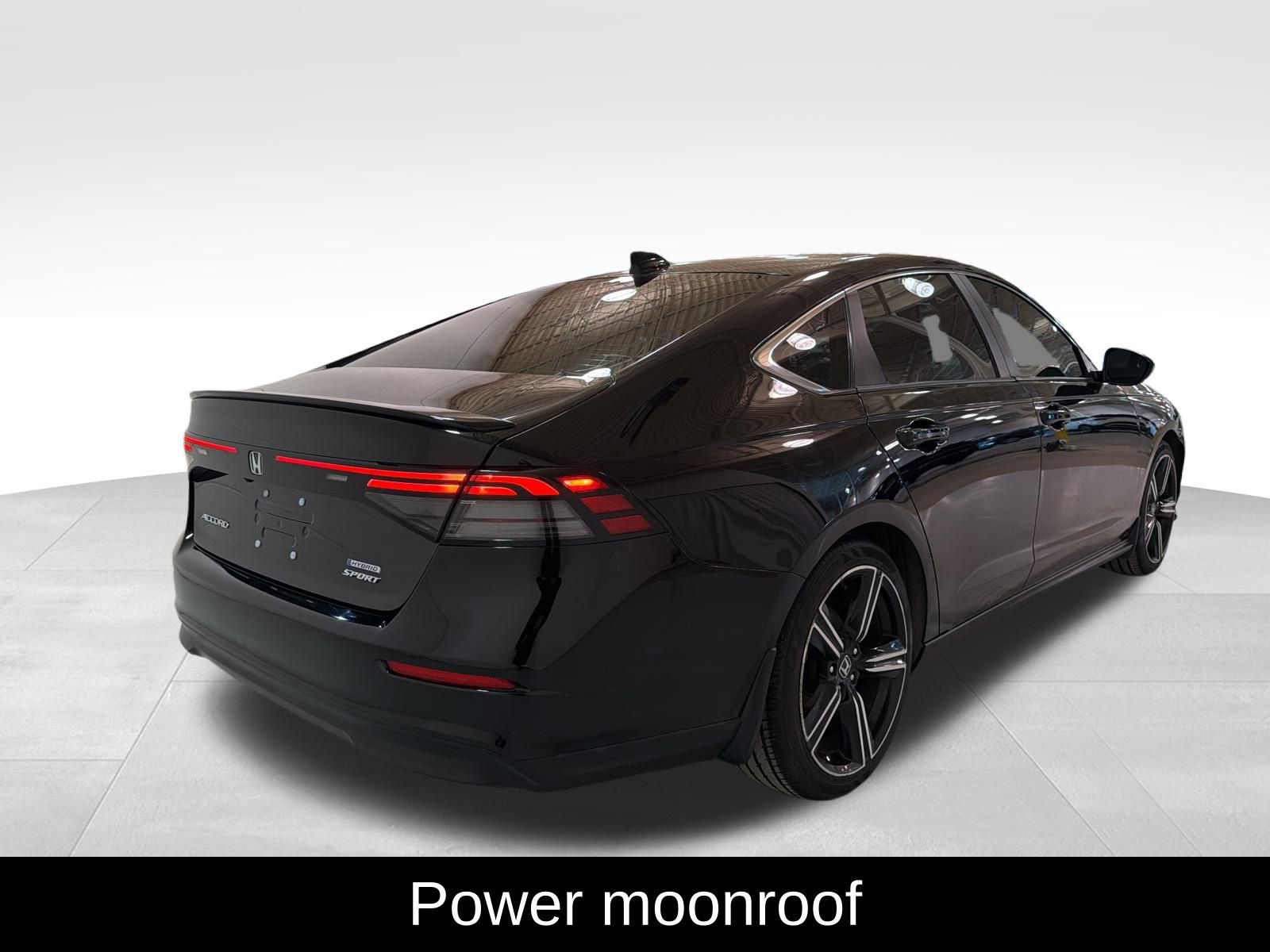Used 2023 Honda Accord Sport image 3