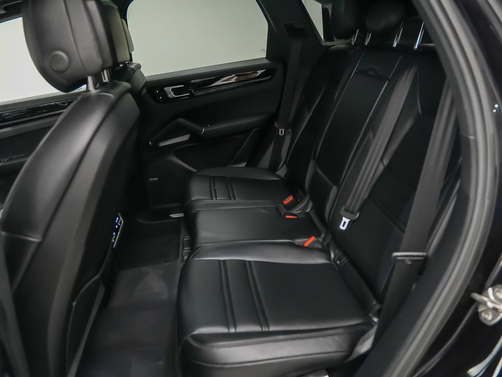 Used 2019 Porsche Cayenne AWD/4WD image 17