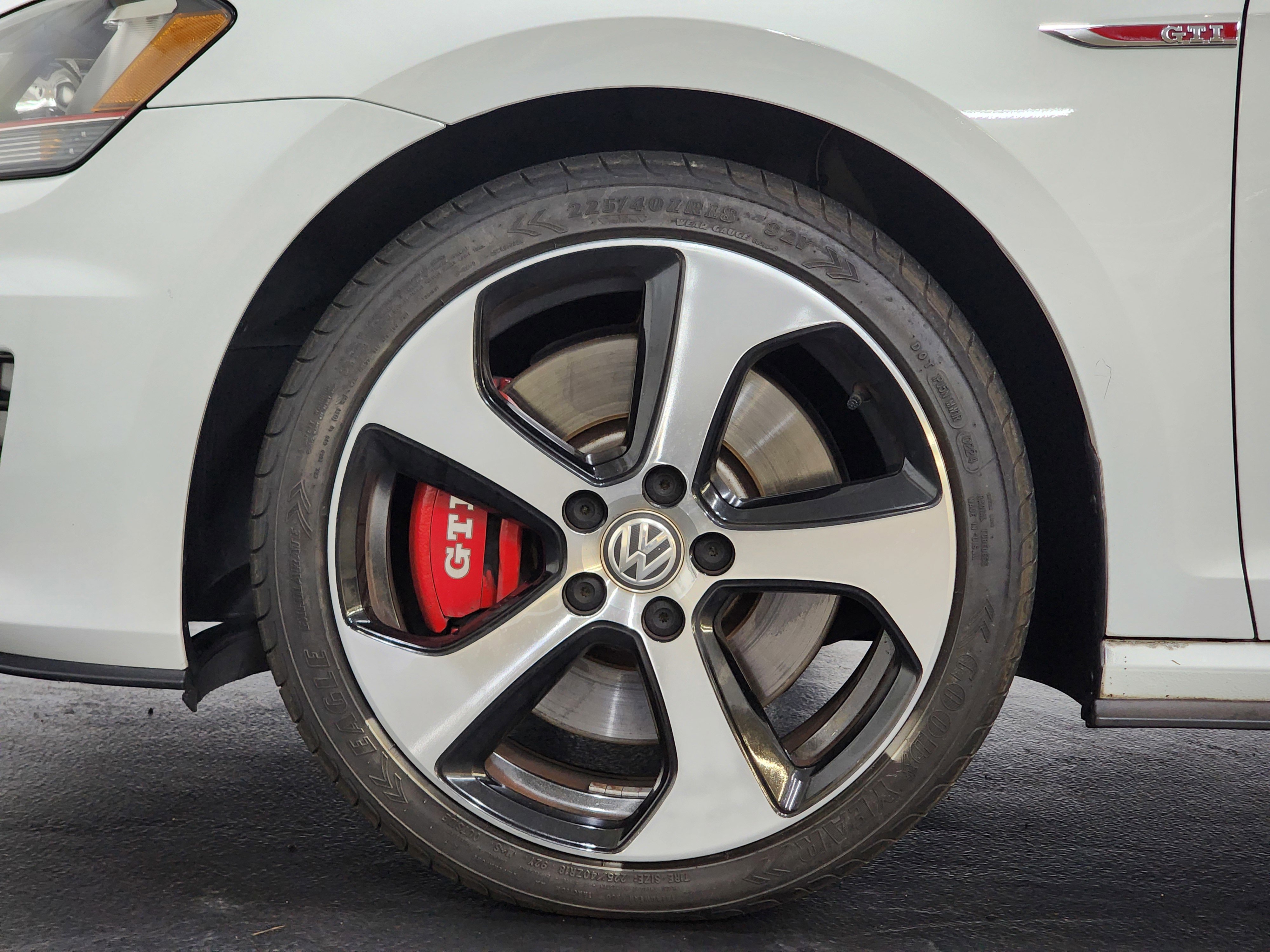 Used 2017 Volkswagen GTI Autobahn image 28