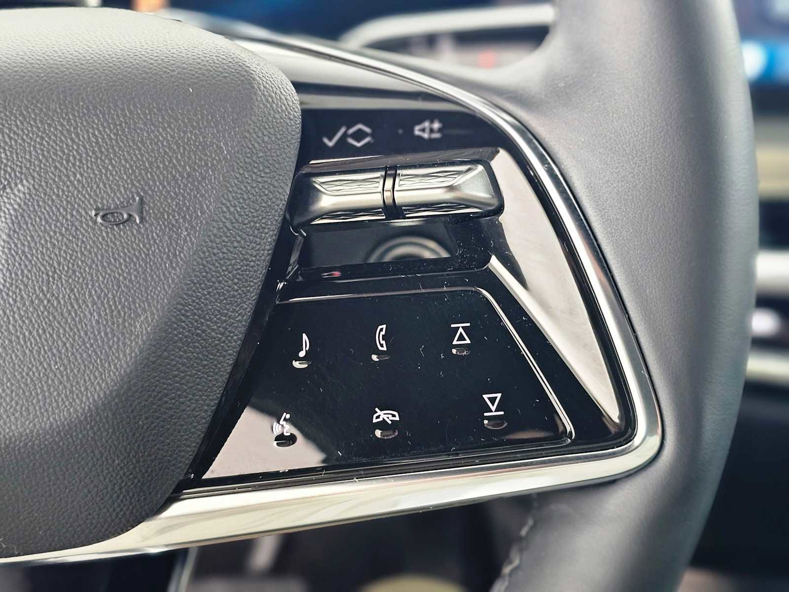 Used 2025 Cadillac Lyriq Luxury w/ LPO, Red Accent Package image 28