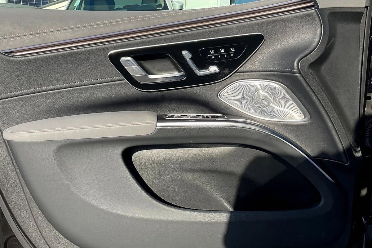 Used 2023 Mercedes-Benz EQS 450+ SUV w/ Exclusive Trim Package image 19