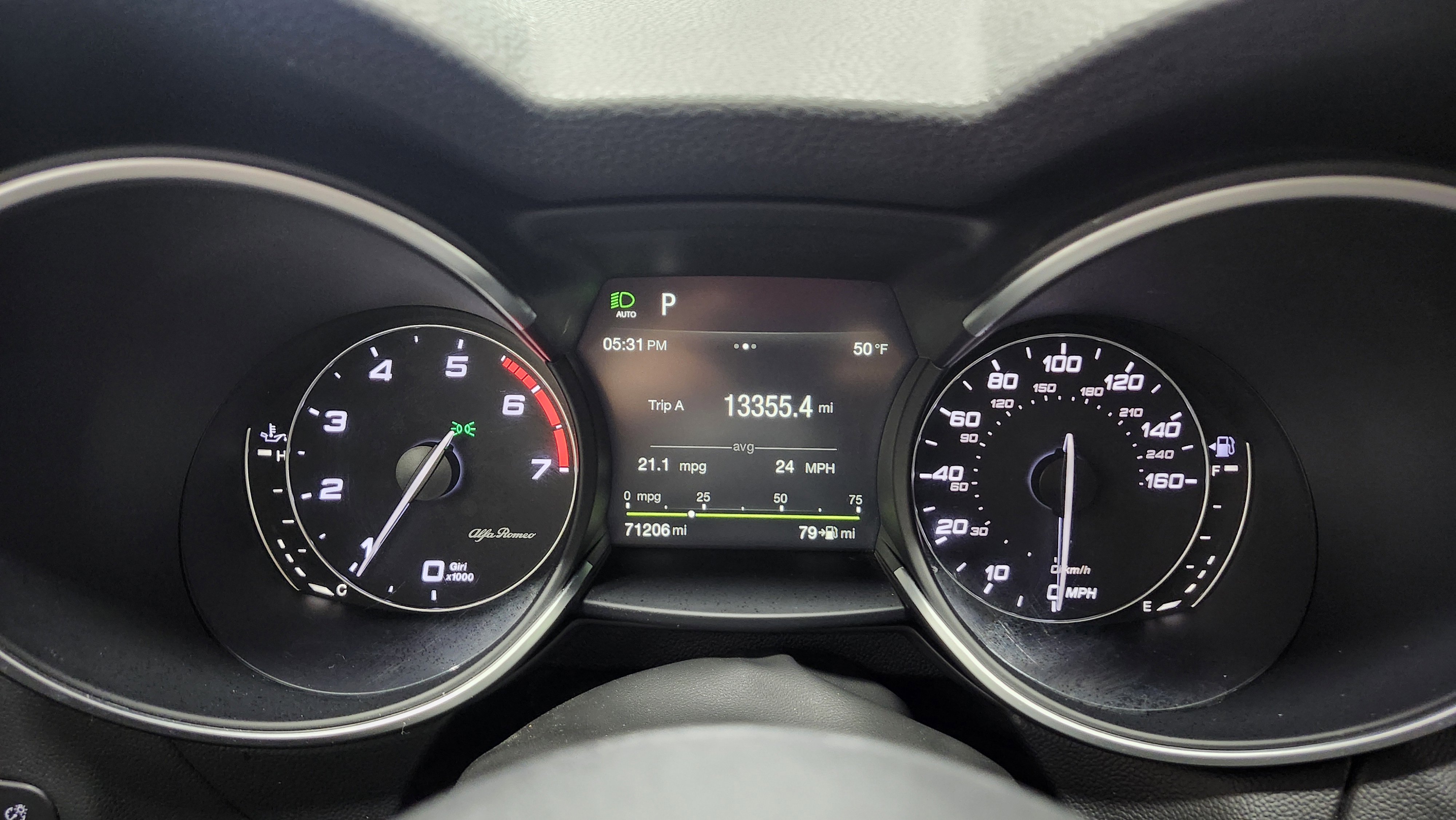 Used 2018 Alfa Romeo Stelvio AWD image 32