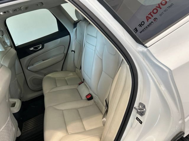 Used 2018 Volvo XC60 T6 Momentum w/ Vision Package AWD/4WD image 15