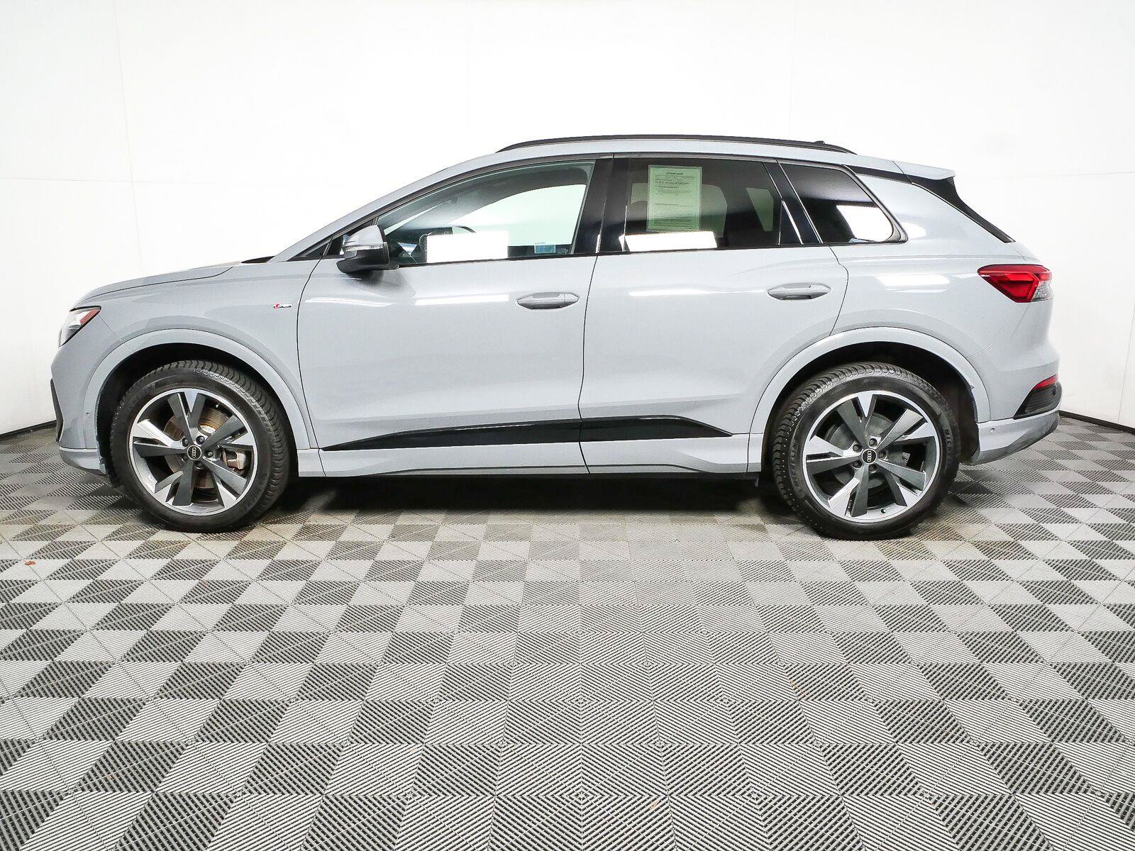 Used 2023 Audi Q4 e-tron Premium Plus w/ Premium Plus AWD/4WD image 29