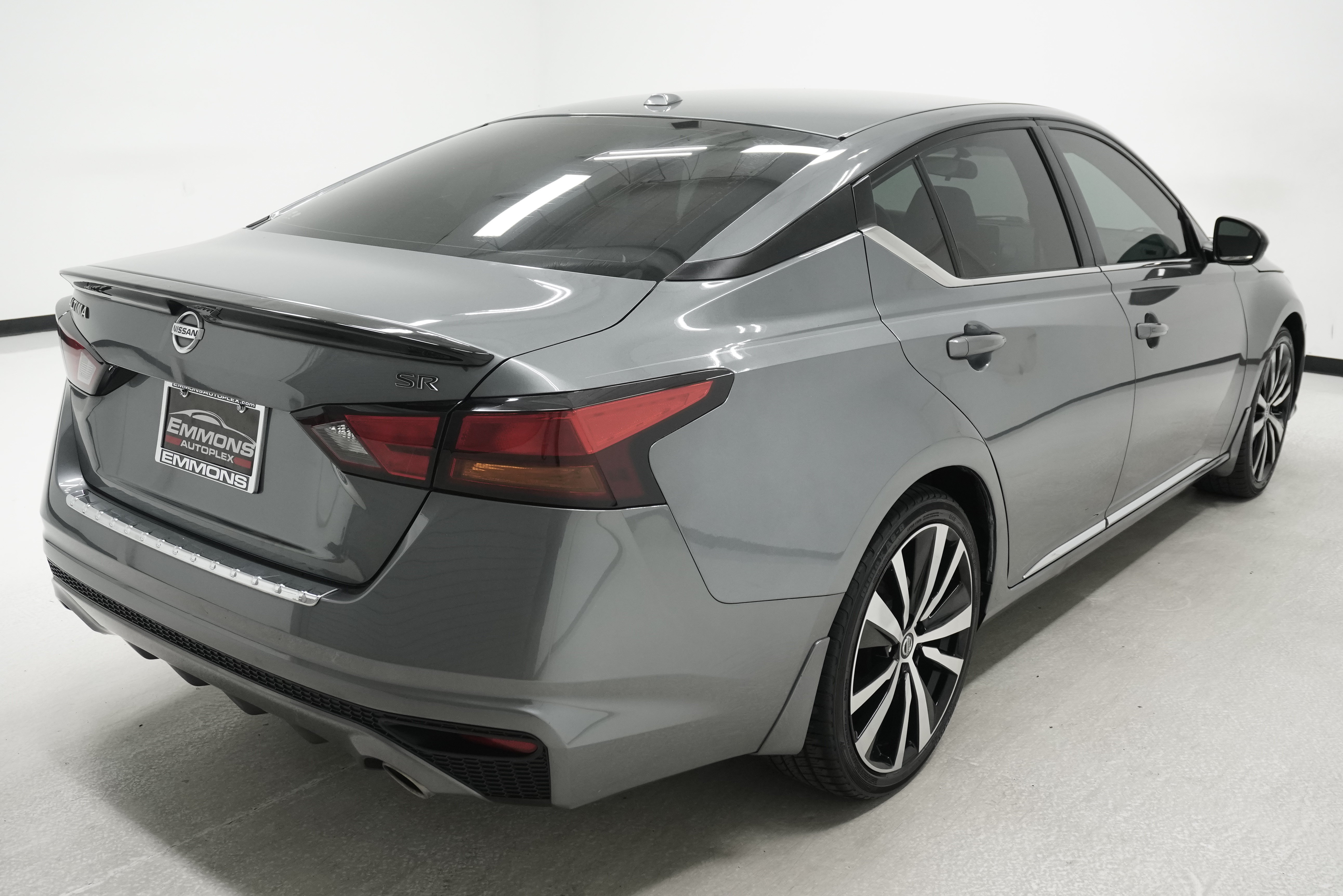 Used 2019 Nissan Altima 2.5 SR FWD image 4