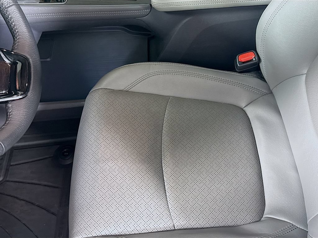 Certified 2023 Toyota Sienna Limited FWD image 18