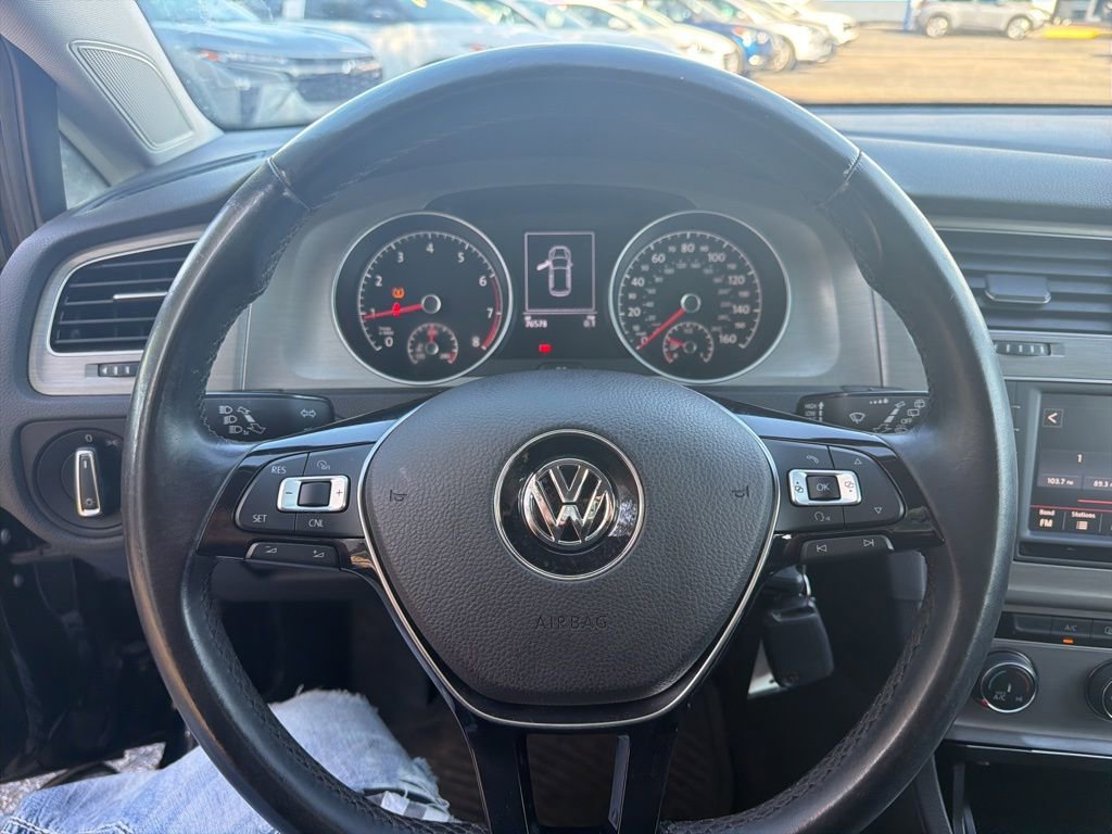 Used 2016 Volkswagen Golf S image 18