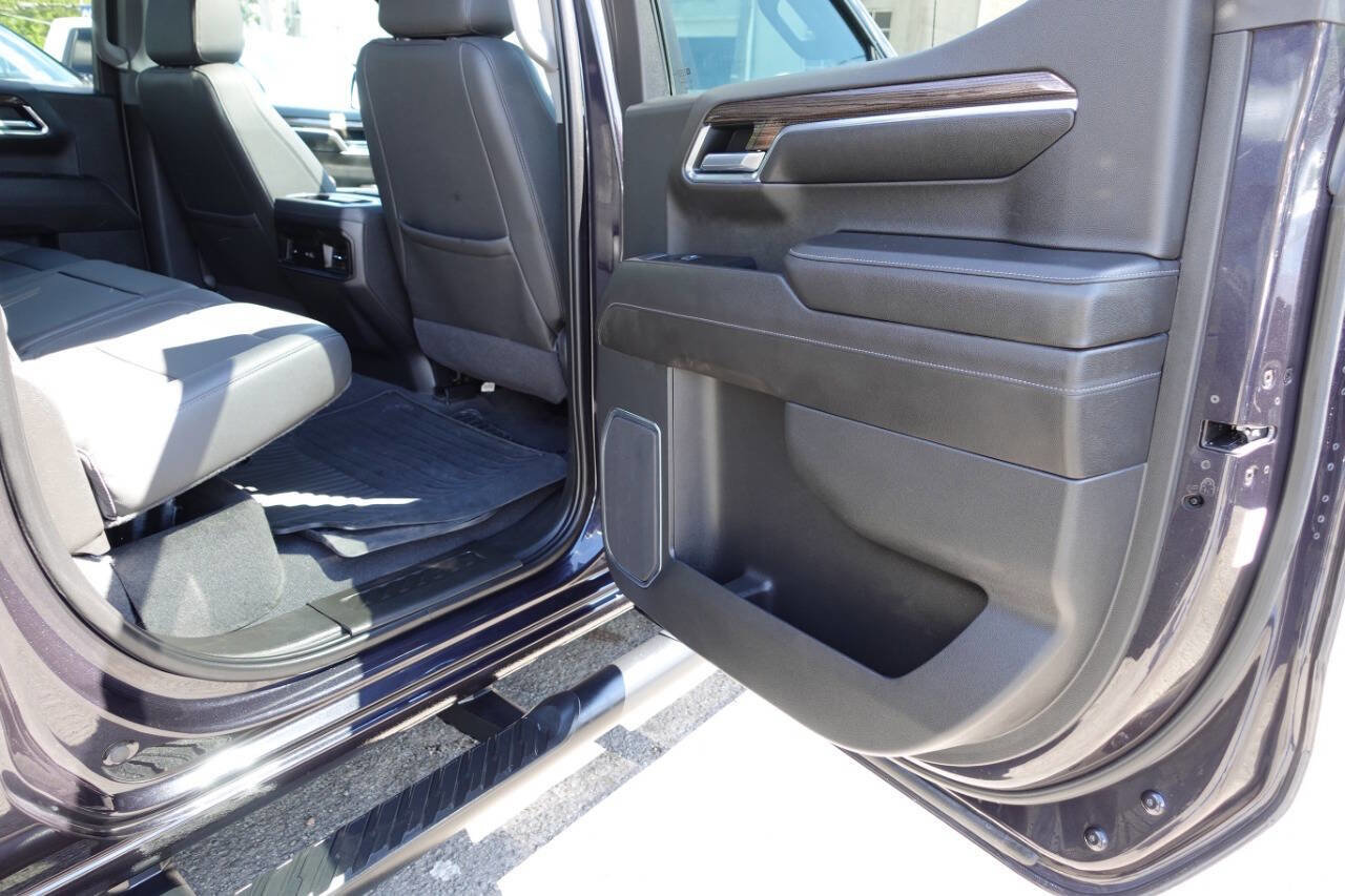 Used 2022 Chevrolet Silverado 1500 LT Trail Boss w/ LT Trail Boss Premium Package AWD/4WD image 35