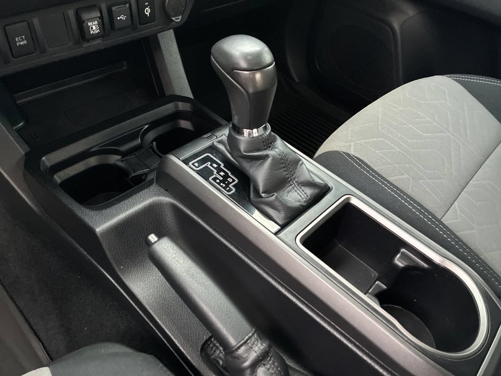 Used 2021 Toyota Tacoma TRD Off-Road AWD/4WD image 19