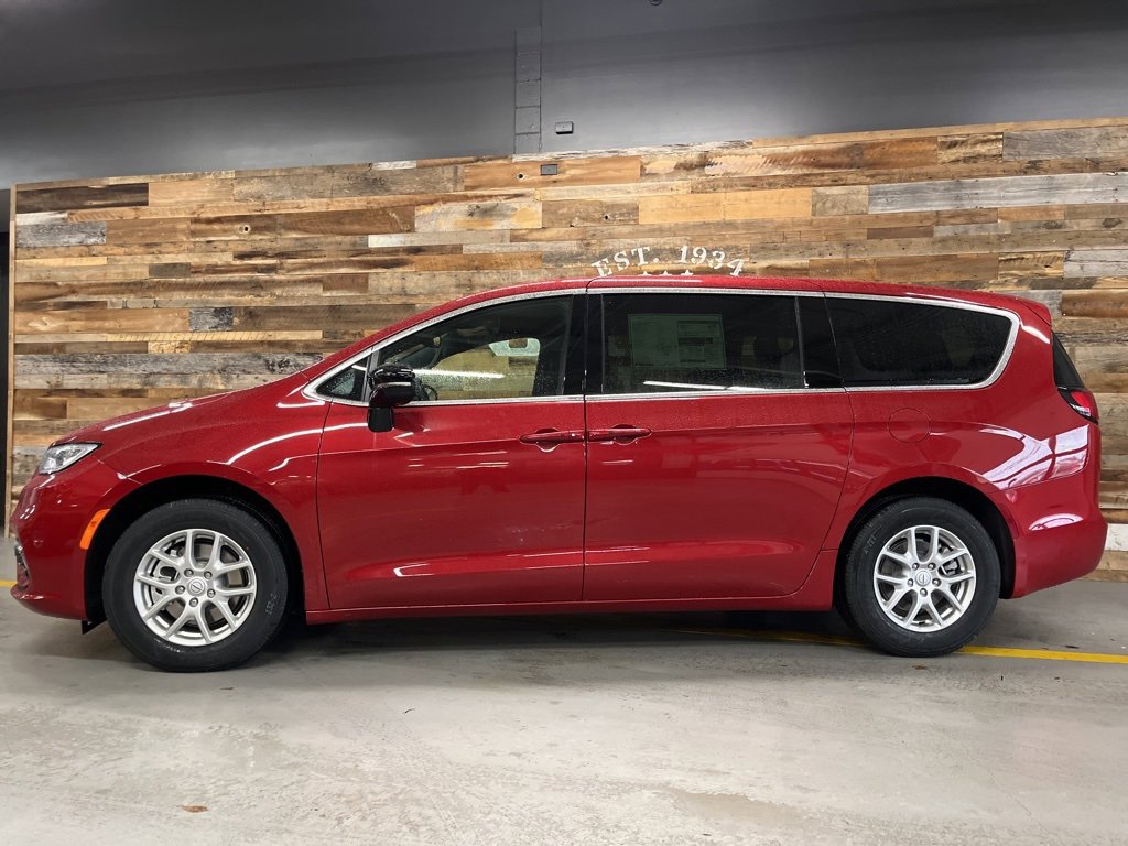 New 2026 Chrysler Pacifica Select image 19