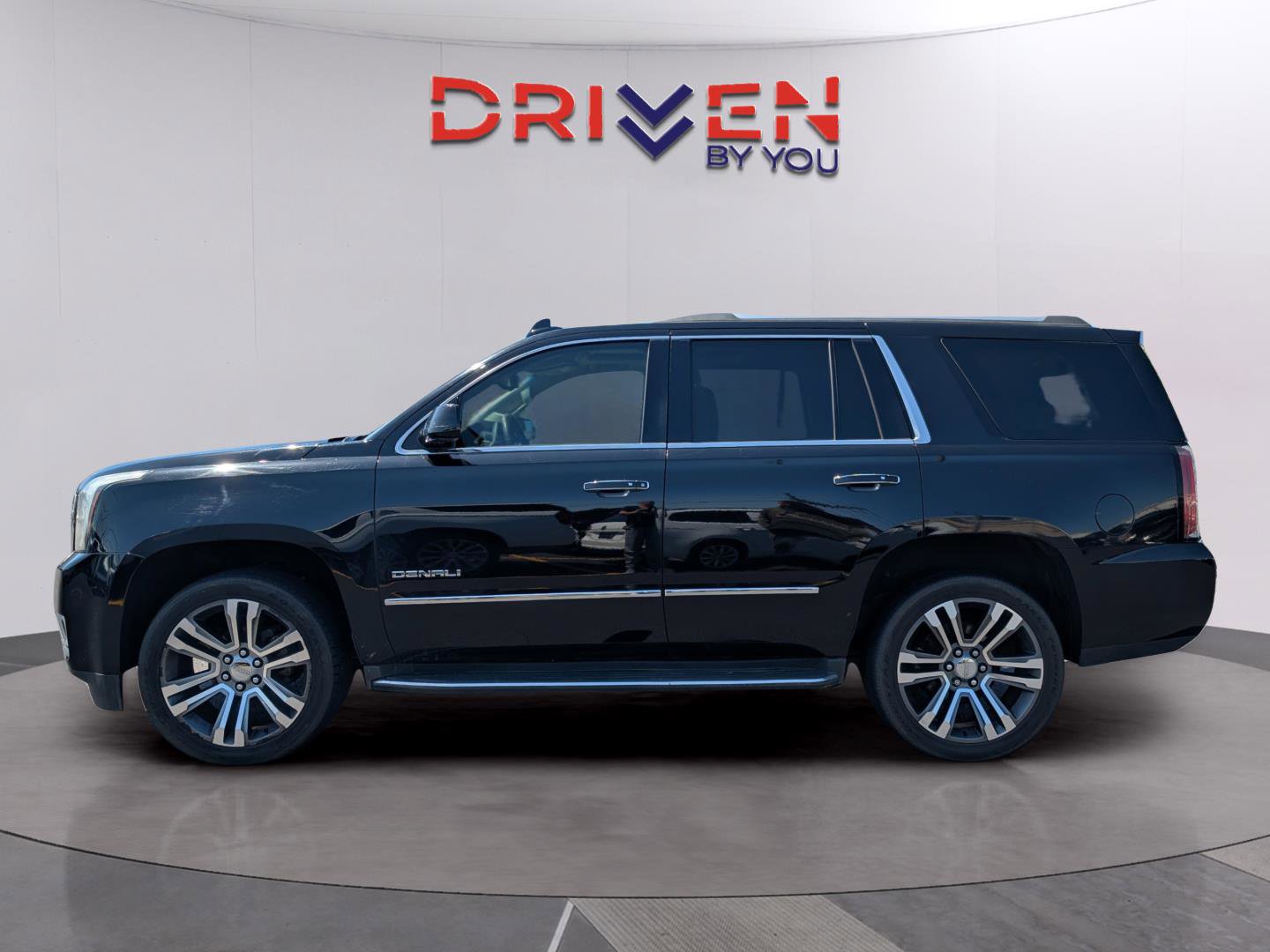 Used 2017 GMC Yukon Denali w/ Open Road Package AWD/4WD image 2