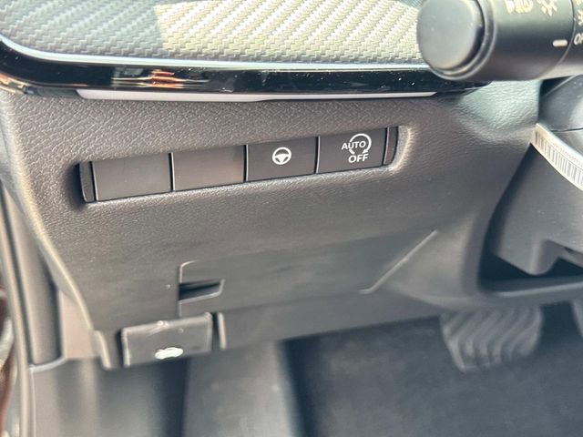 New 2025 Nissan Kicks SR image 22