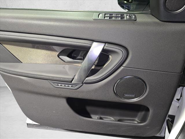 Used 2024 Land Rover Discovery Sport Dynamic SE image 27