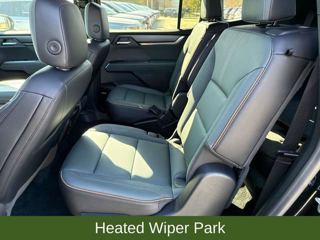 Used 2024 GMC Acadia AT4 w/ Luxury Package image 18