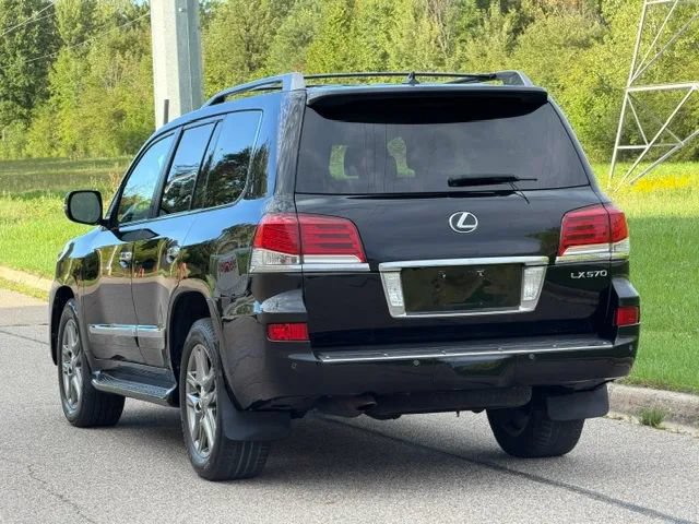Used 2013 Lexus LX 570 4WD w/ Luxury Pkg image 11