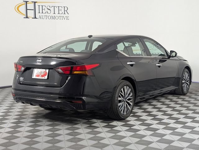 Used 2025 Nissan Altima 2.5 SV FWD image 7