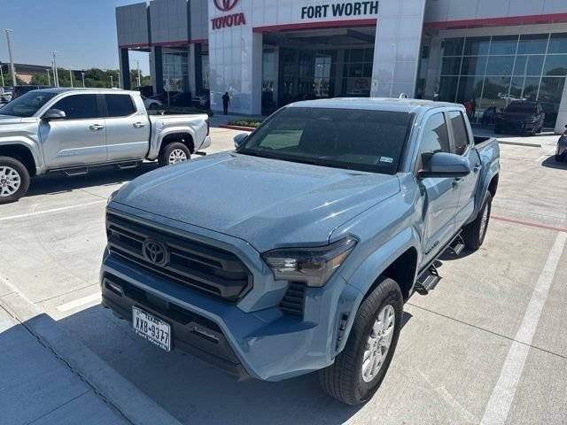 Used 2026 Toyota Tacoma SR5 AWD/4WD image 2