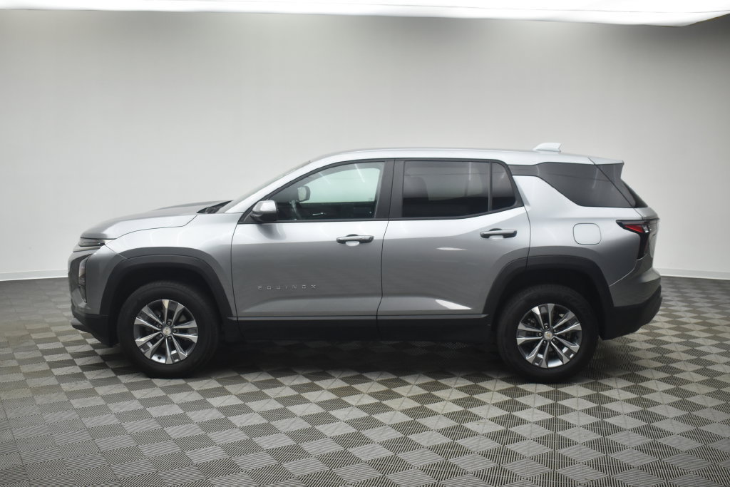 Used 2025 Chevrolet Equinox LT FWD image 8
