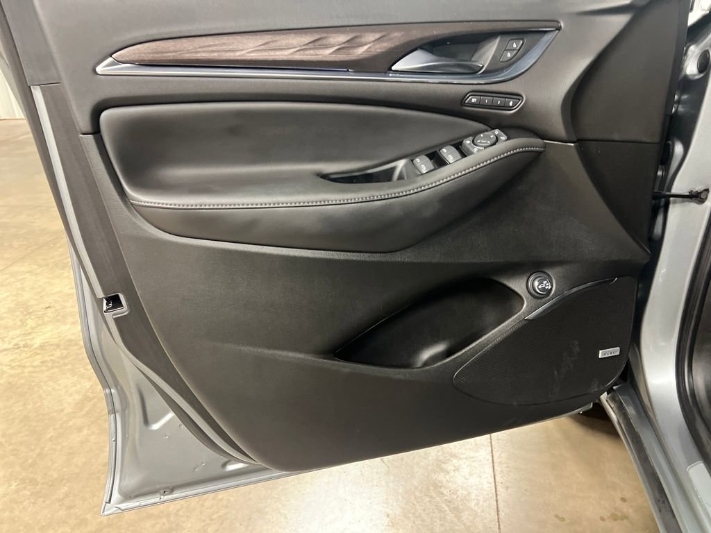 Certified 2023 Buick Enclave Avenir w/ Avenir Technology Package image 16