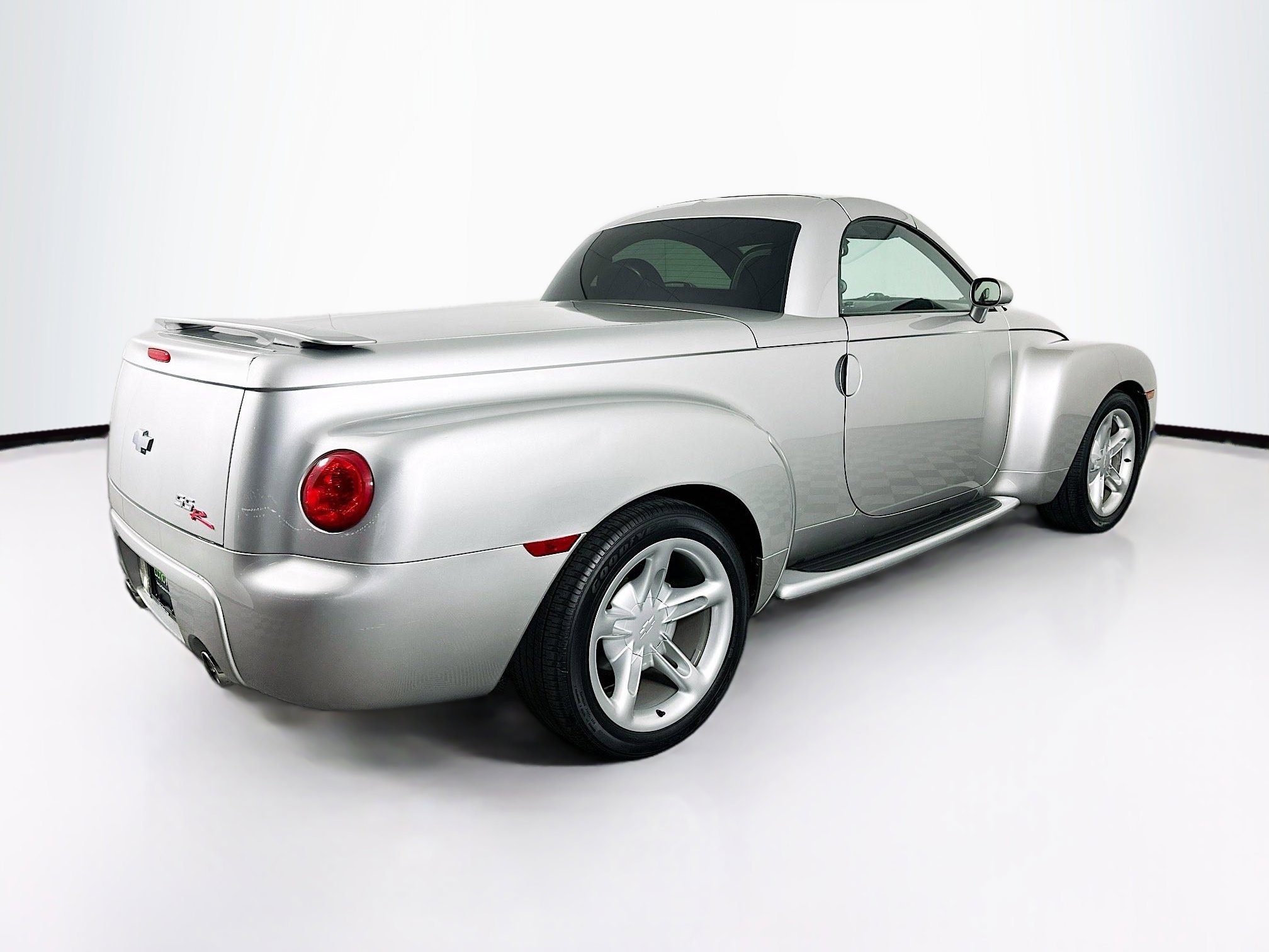 Used 2004 Chevrolet SSR w/ Preferred Equipment Group RWD image 33