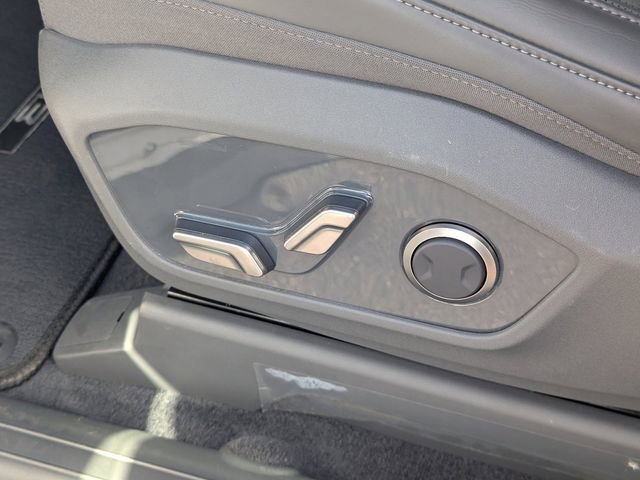 Used 2025 Kia EV9 Wind image 23