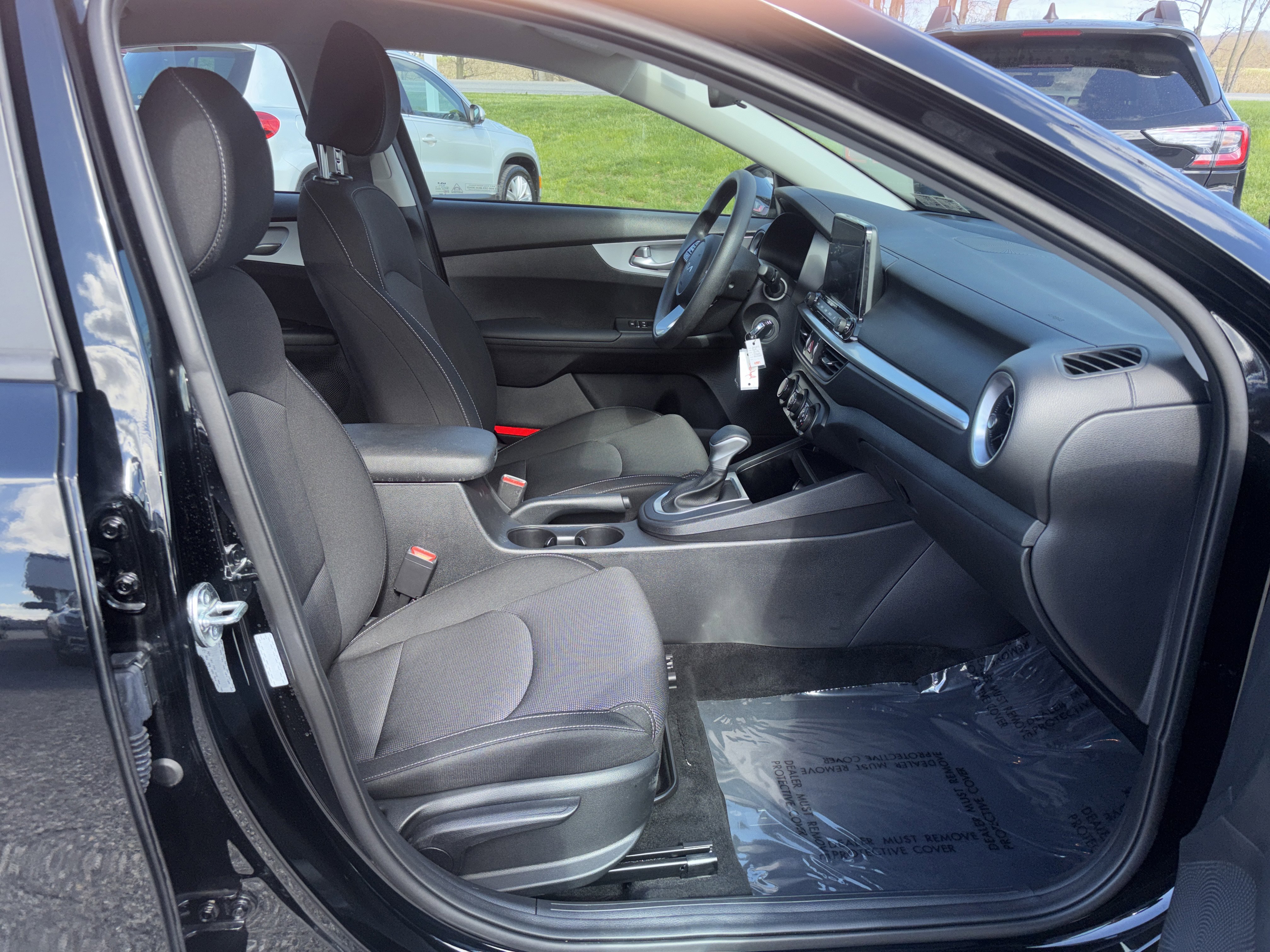 Used 2024 Kia Forte LXS w/ LXS Technology Package image 6