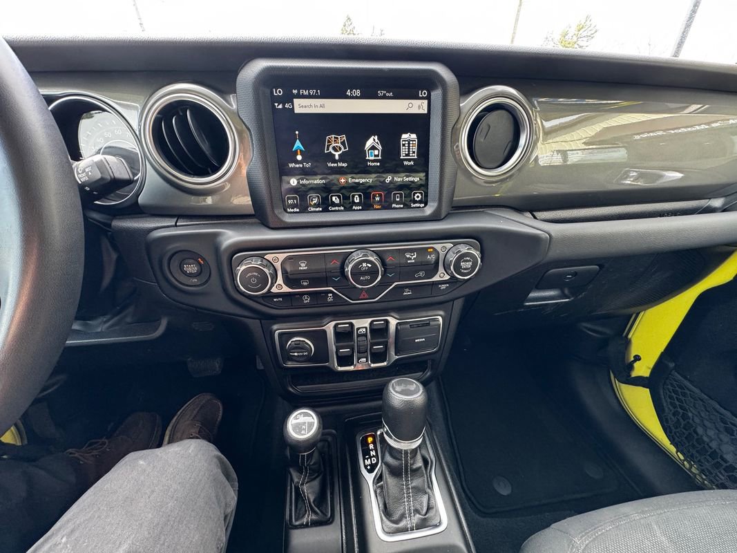 Used 2023 Jeep Wrangler Unlimited Sahara AWD/4WD image 21