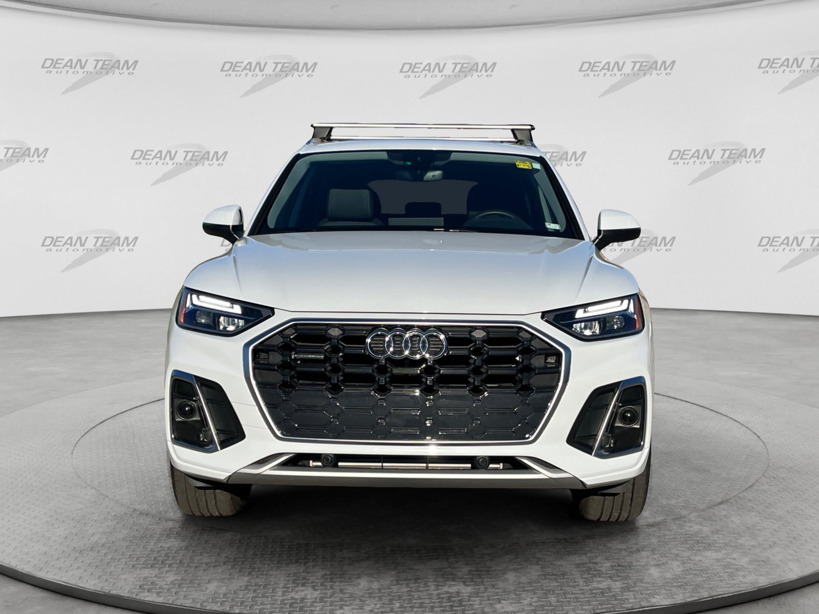 Used 2023 Audi Q5 2.0T Premium w/ Convenience Package AWD/4WD image 2