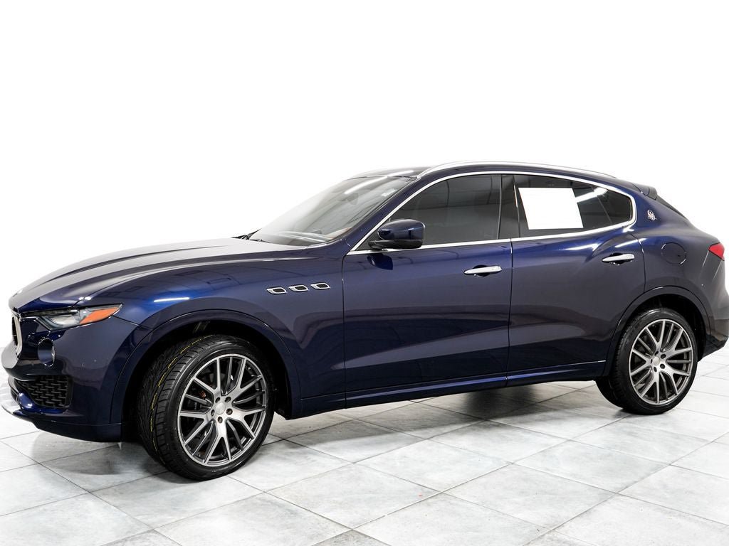 Used 2018 Maserati Levante GranLusso AWD/4WD image 4