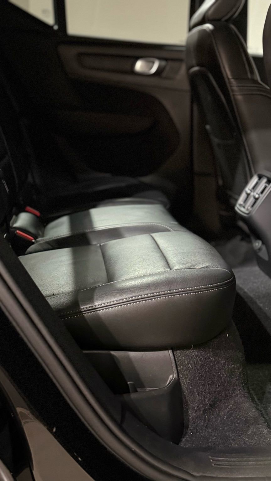 Used 2020 Volvo XC40 T5 Momentum image 49