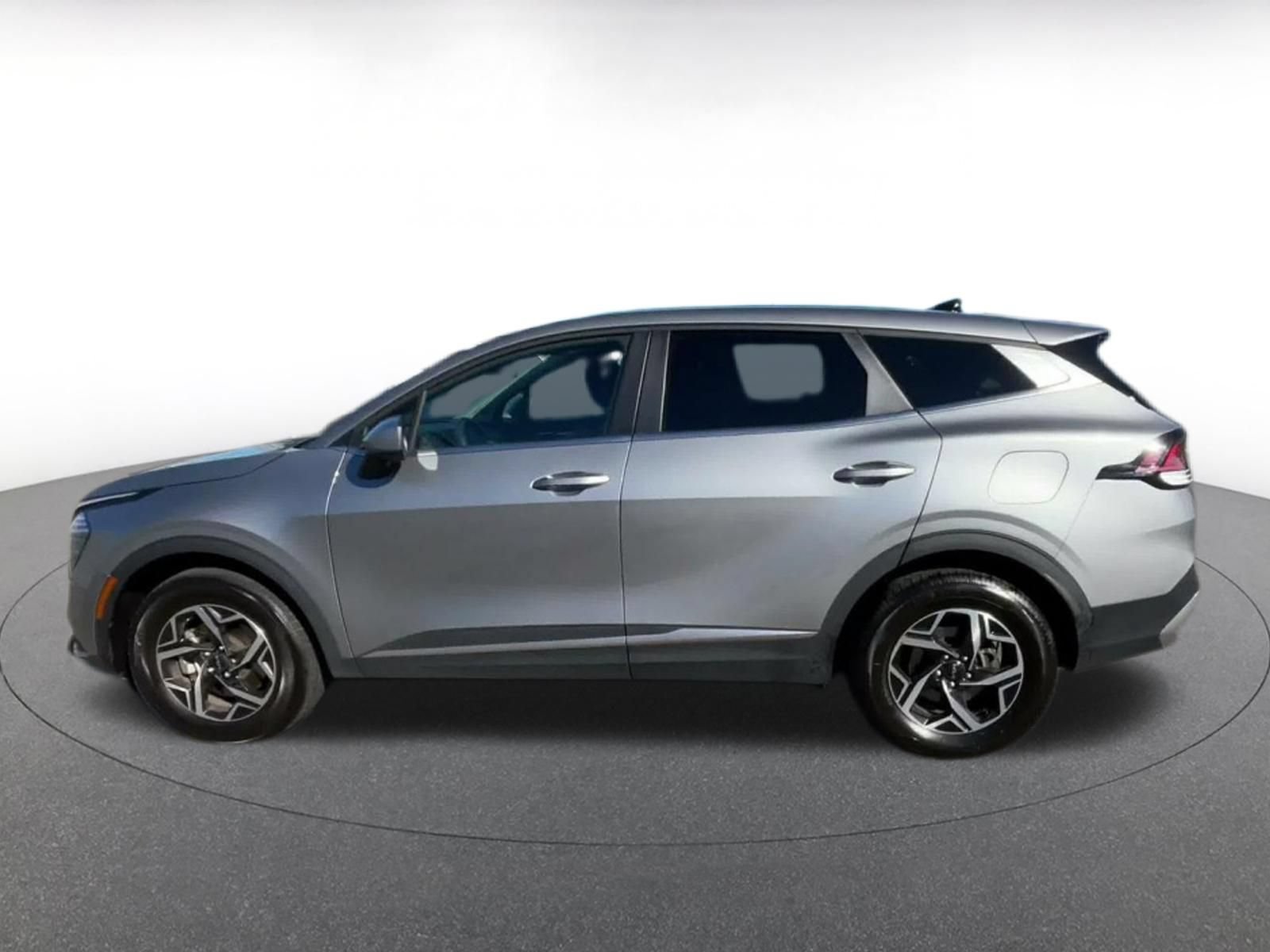 Used 2025 Kia Sportage LX AWD/4WD image 8