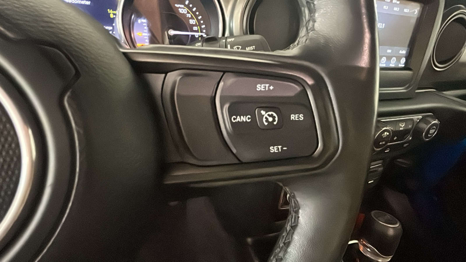 Used 2023 Jeep Wrangler Unlimited w/ Cold Weather Group AWD/4WD image 20