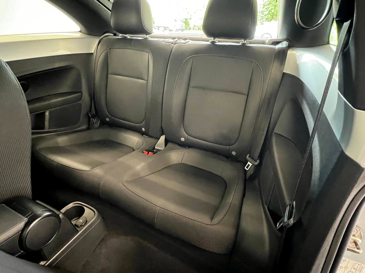 Used 2013 Volkswagen Beetle 2.5 image 9