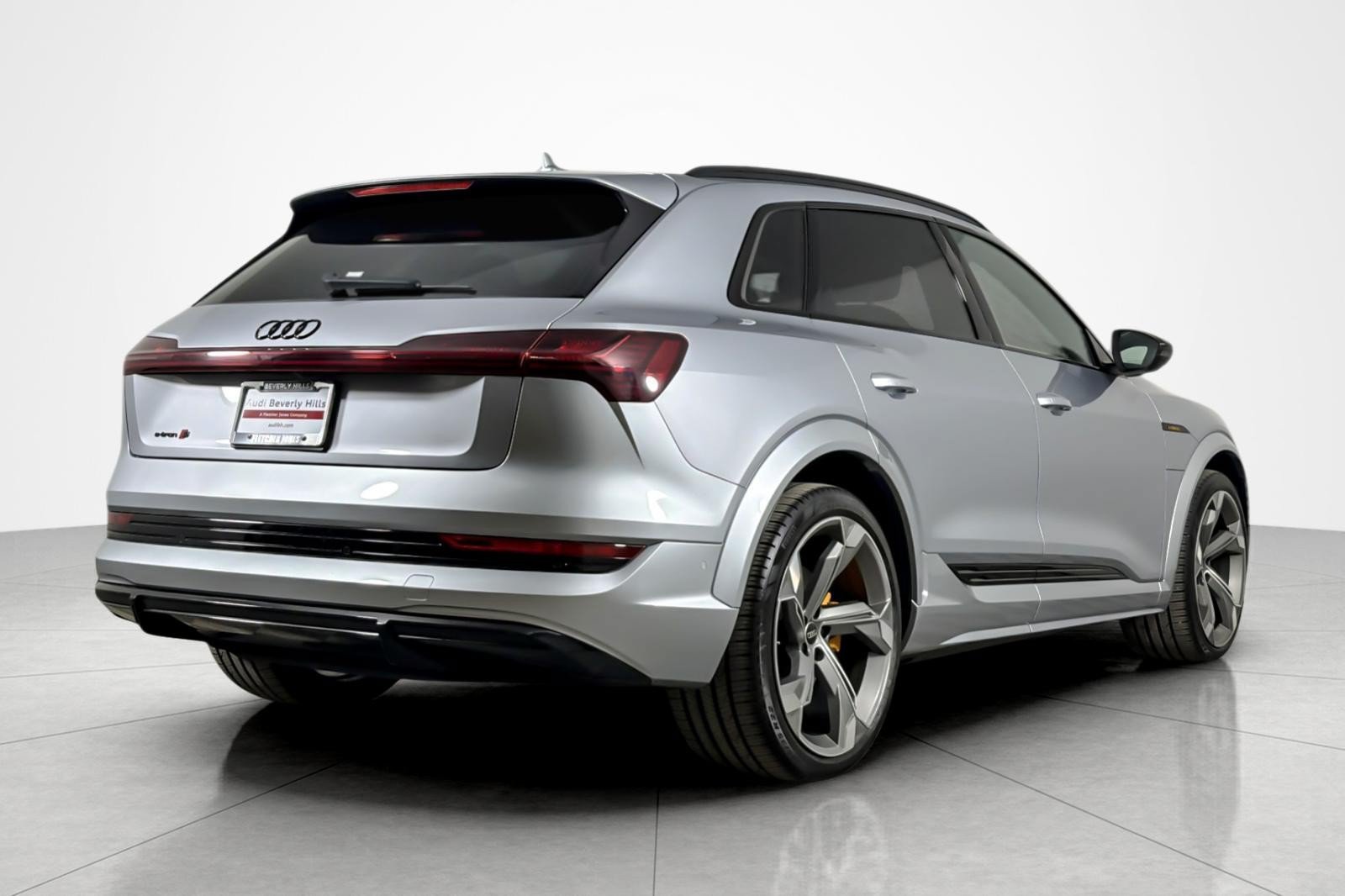 Used 2023 Audi e-tron S Prestige w/ Prestige Package AWD/4WD image 5