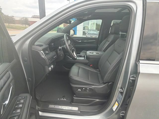 Used 2023 GMC Yukon XL Denali AWD/4WD image 9