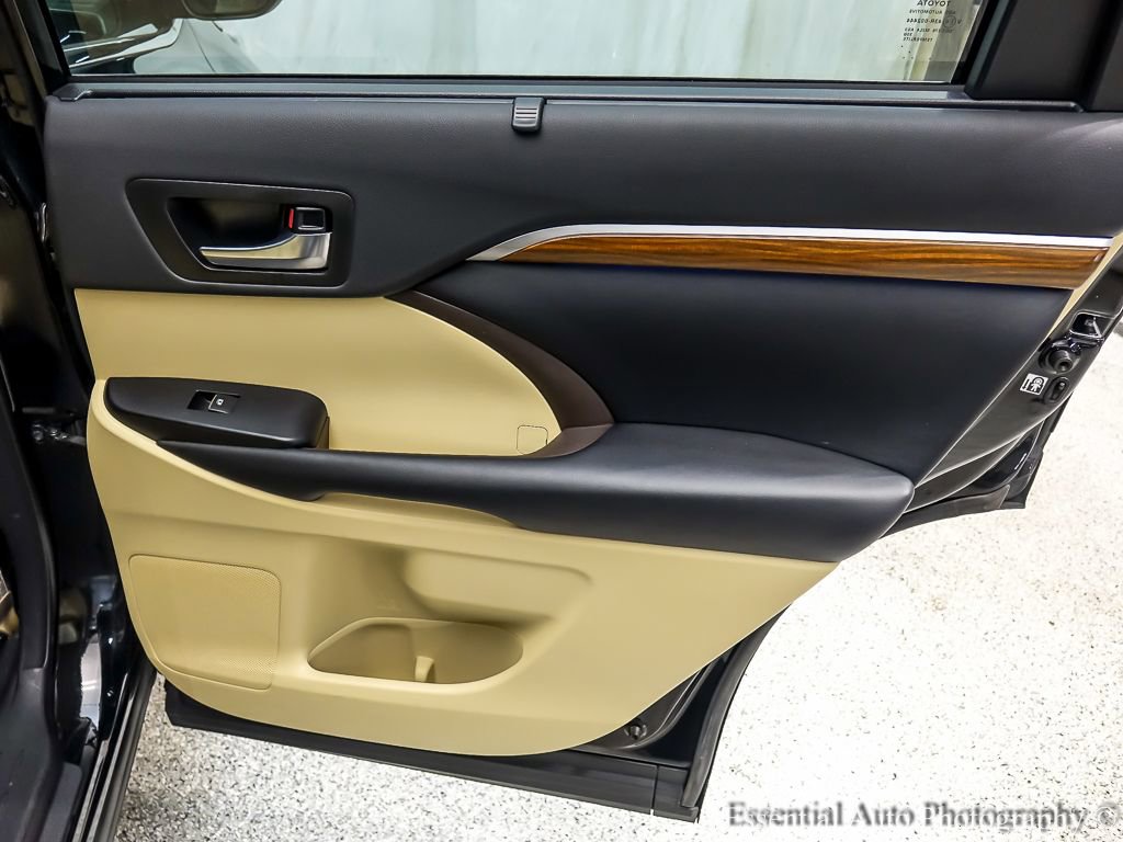 Used 2018 Toyota Highlander Limited image 27