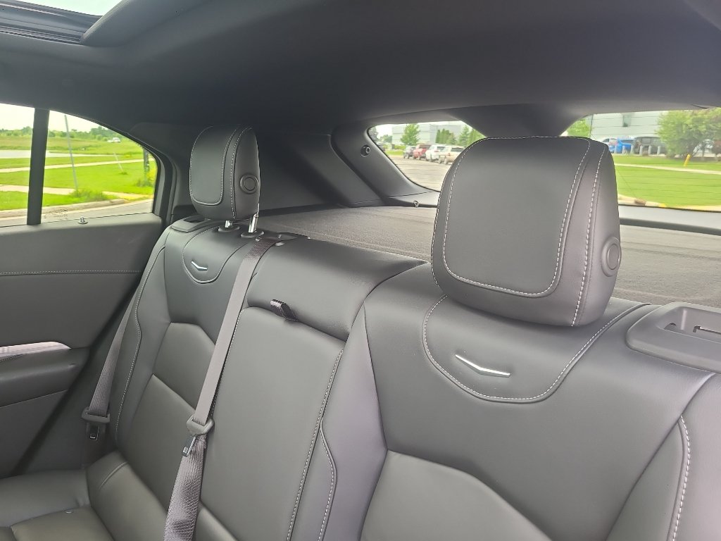 Used 2024 Cadillac XT4 Premium Luxury w/ Technology Package AWD/4WD image 38