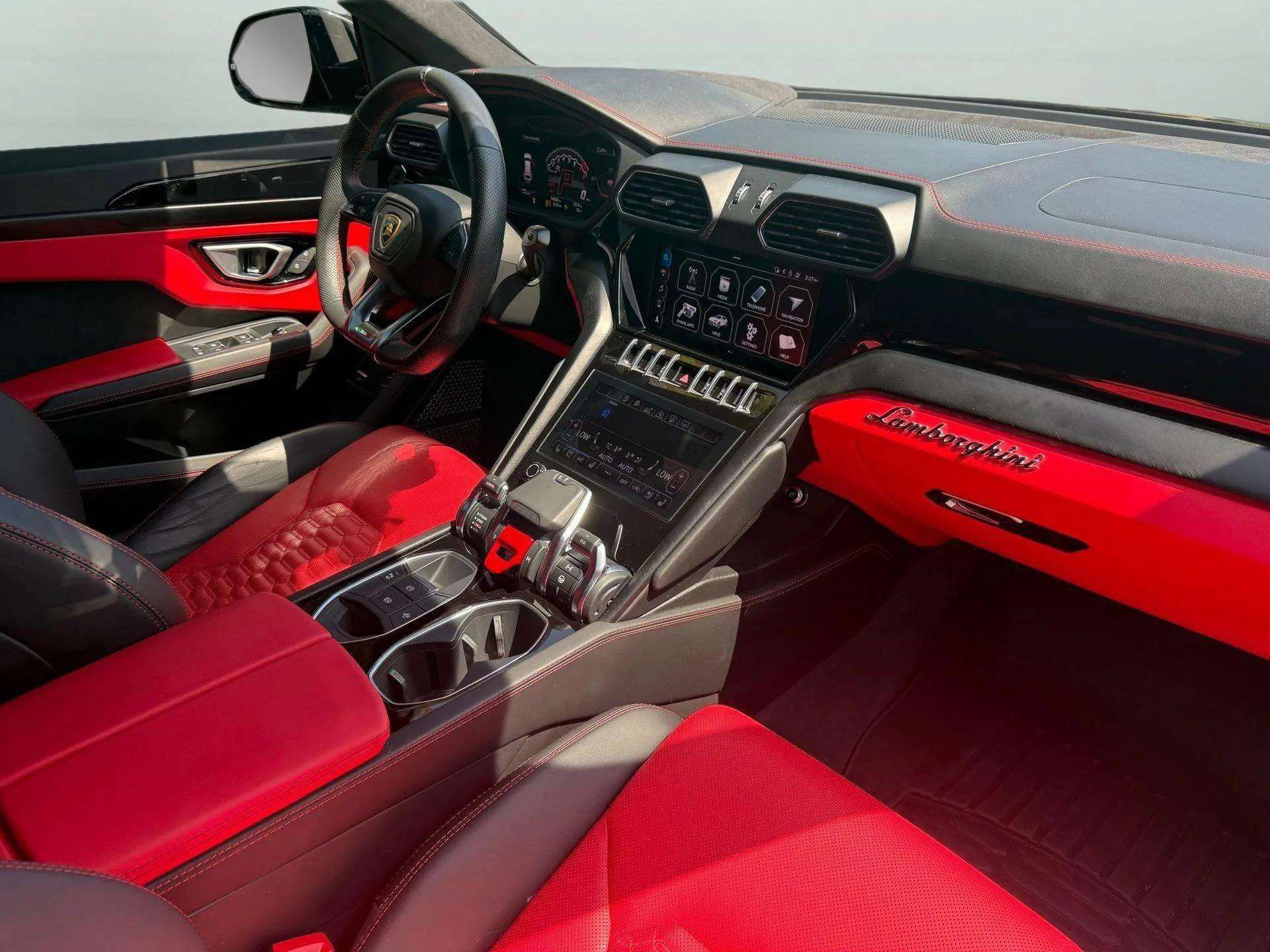 Used 2021 Lamborghini Urus AWD/4WD image 2