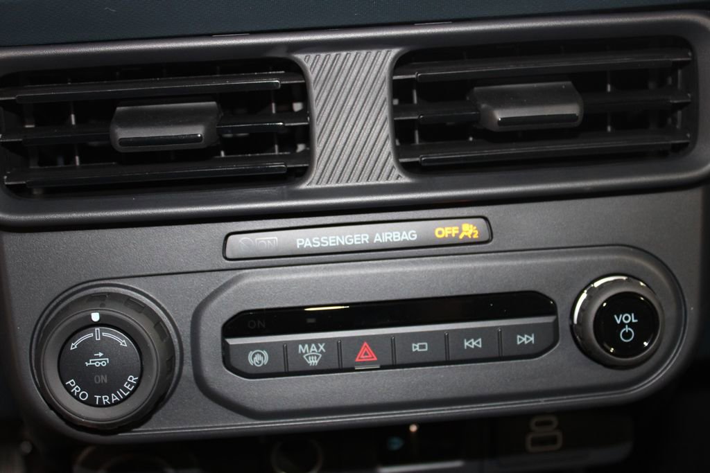 New 2025 Ford Maverick Lariat w/ Black Appearance Package image 41