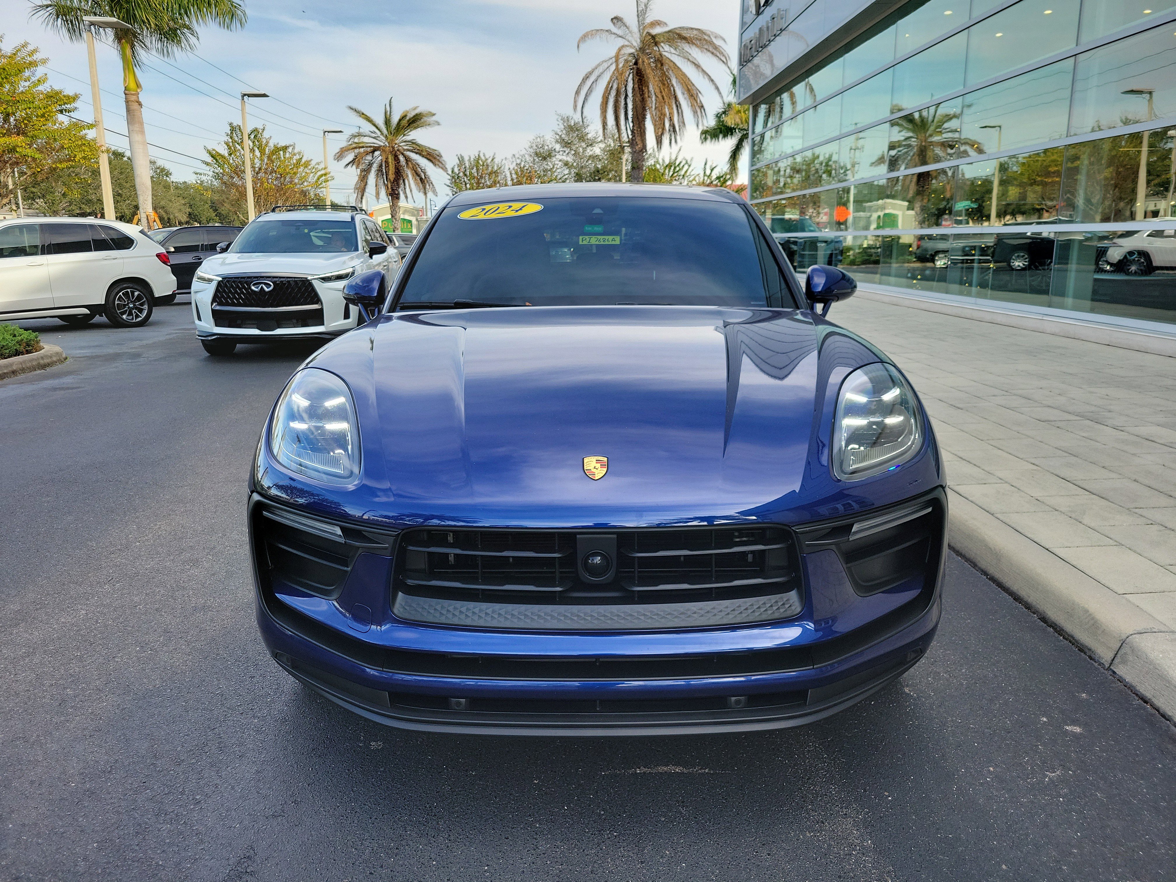 Used 2024 Porsche Macan image 2