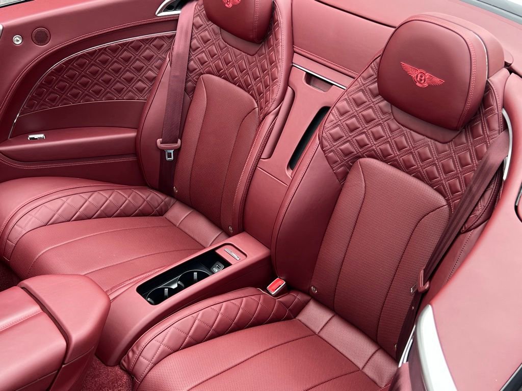 Used 2023 Bentley Continental GT Azure image 17