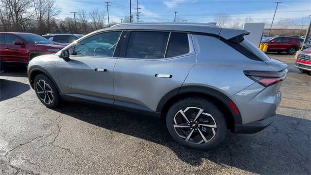 New 2026 Chevrolet Equinox EV LT image 7