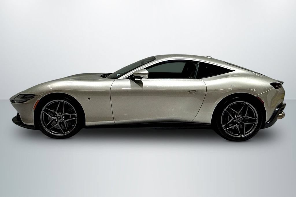 Used 2021 Ferrari Roma RWD image 8