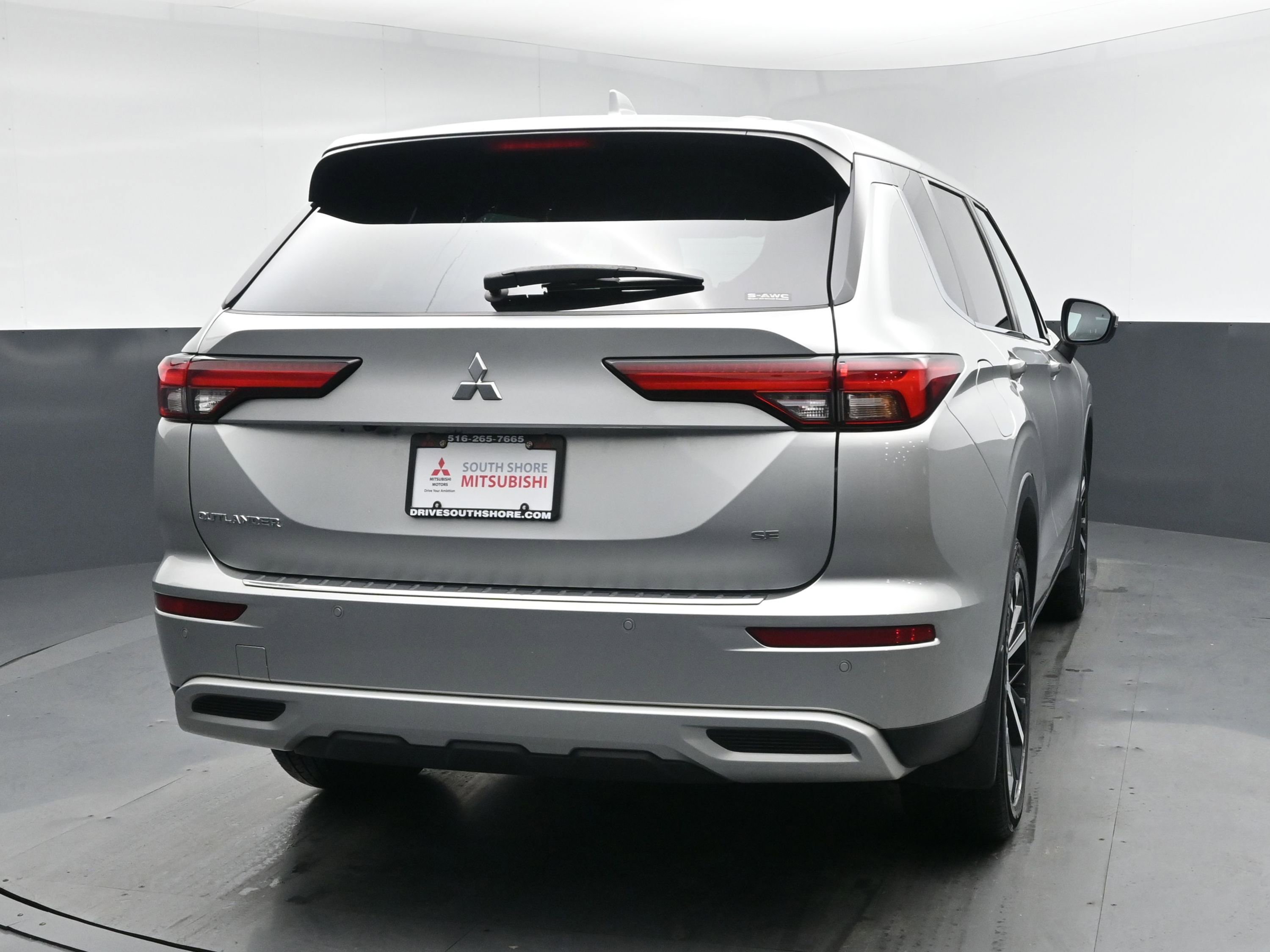 Used 2023 Mitsubishi Outlander SE image 21