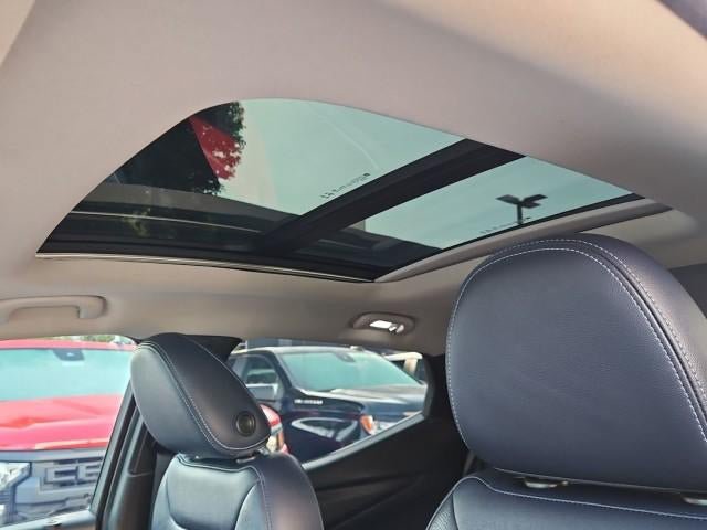 Used 2022 Chevrolet Bolt EUV Premier w/ Sun & Sound Package FWD image 19