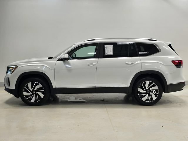 Used 2025 Volkswagen Atlas SEL AWD/4WD image 3