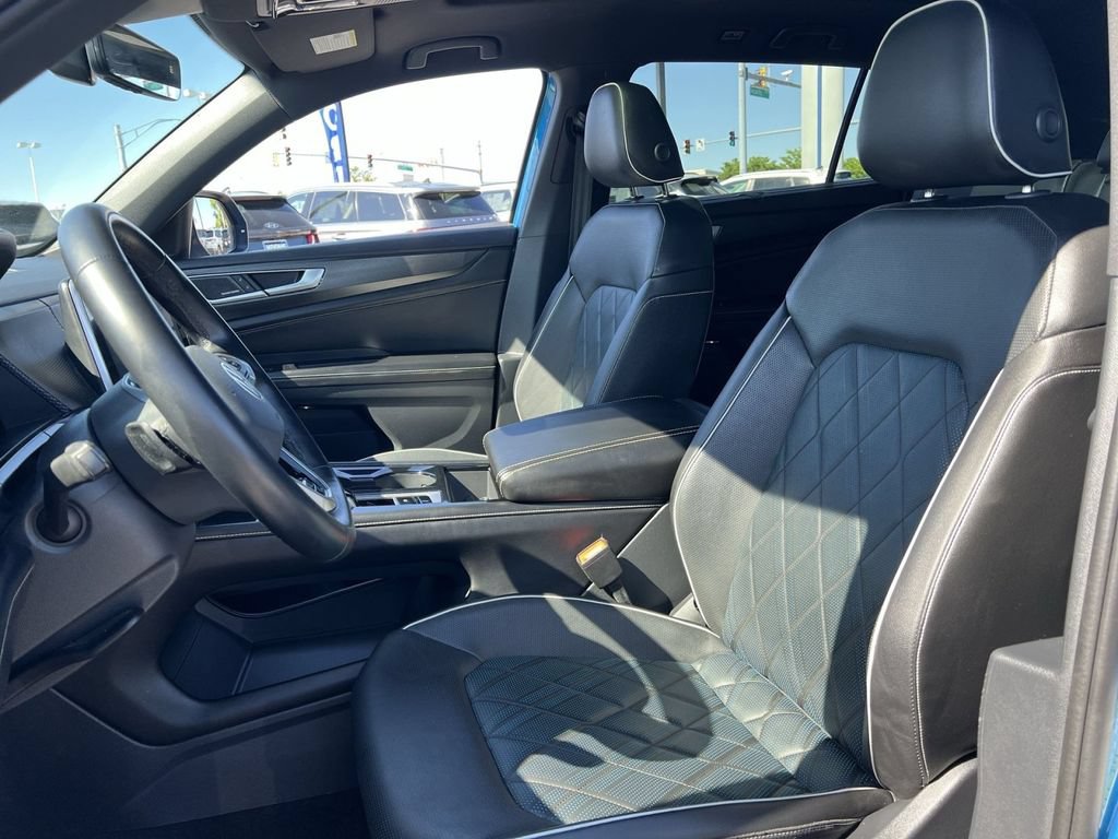 Used 2024 Volkswagen Atlas Cross Sport SEL Premium R-Line AWD/4WD image 21