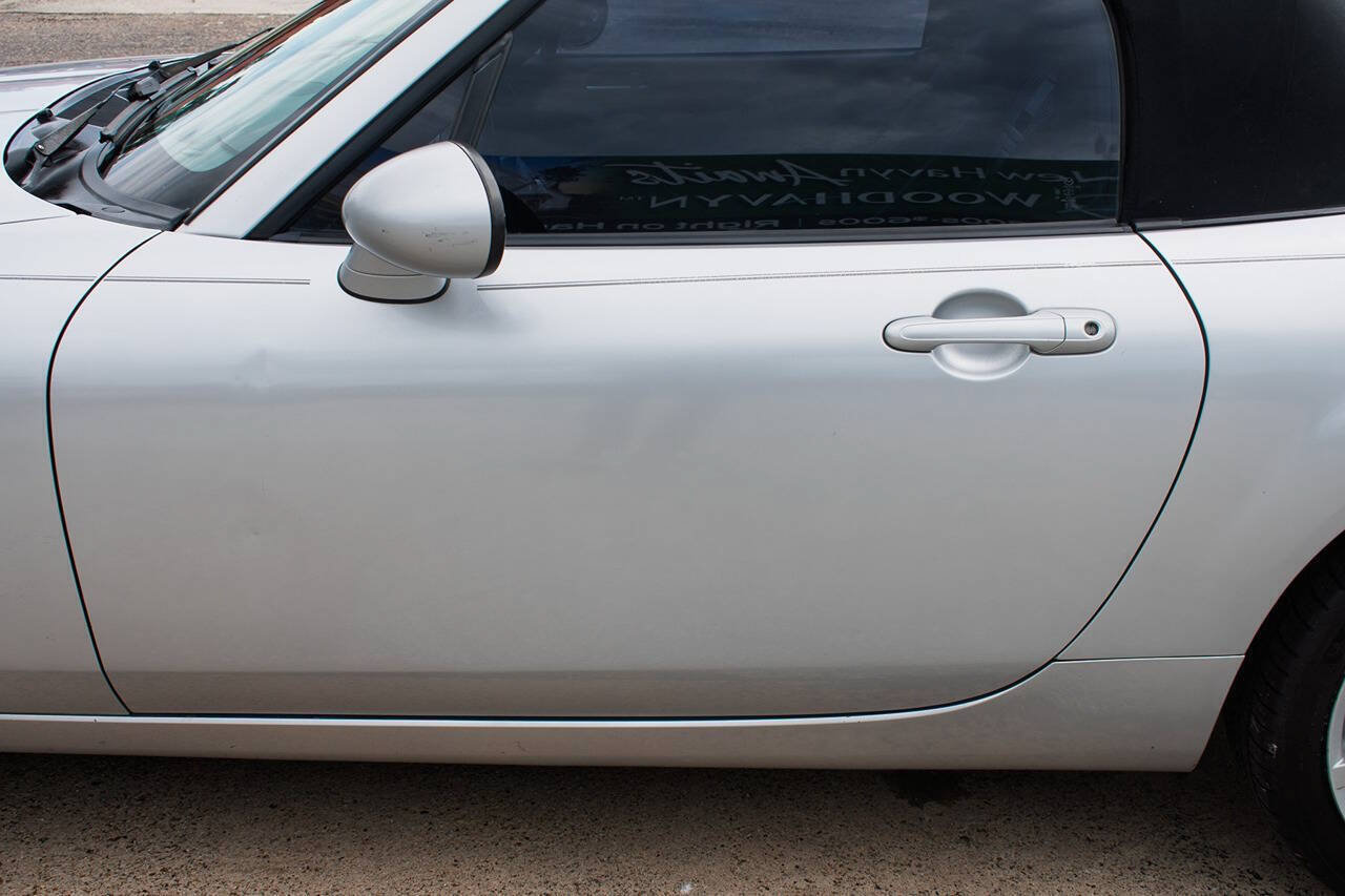 Used 2008 MAZDA MX-5 Miata Touring RWD image 40