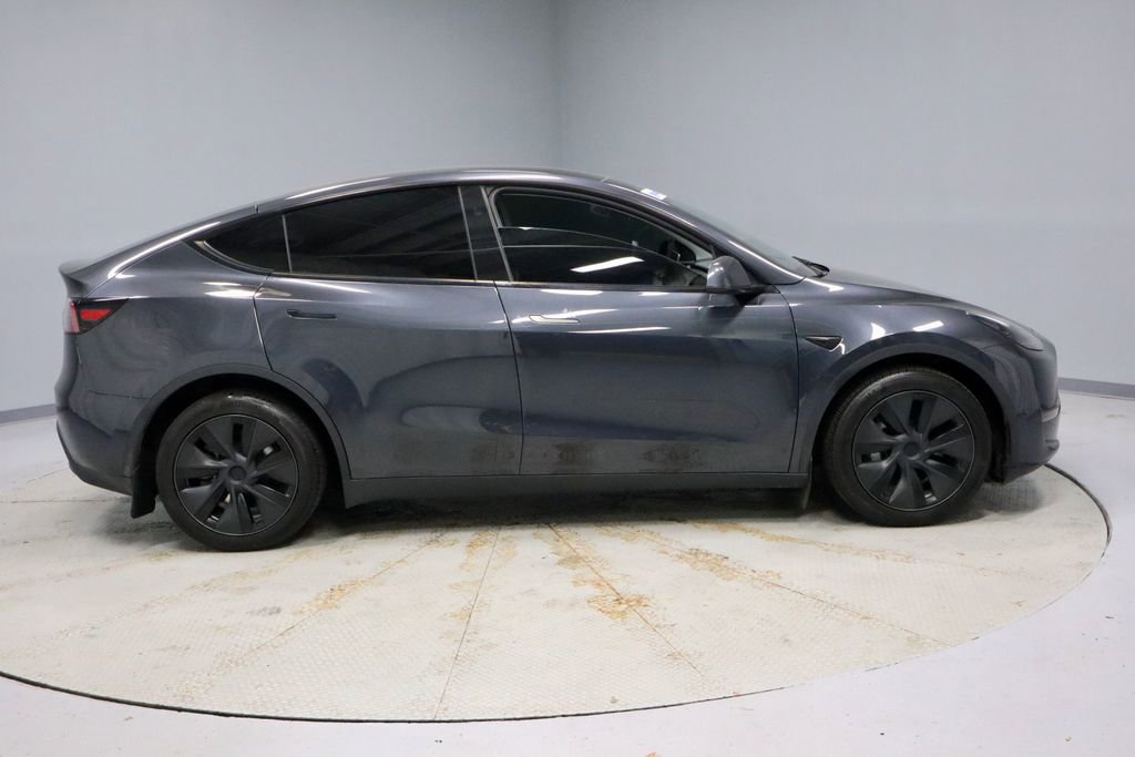 Used 2025 Tesla Model Y Long Range image 12