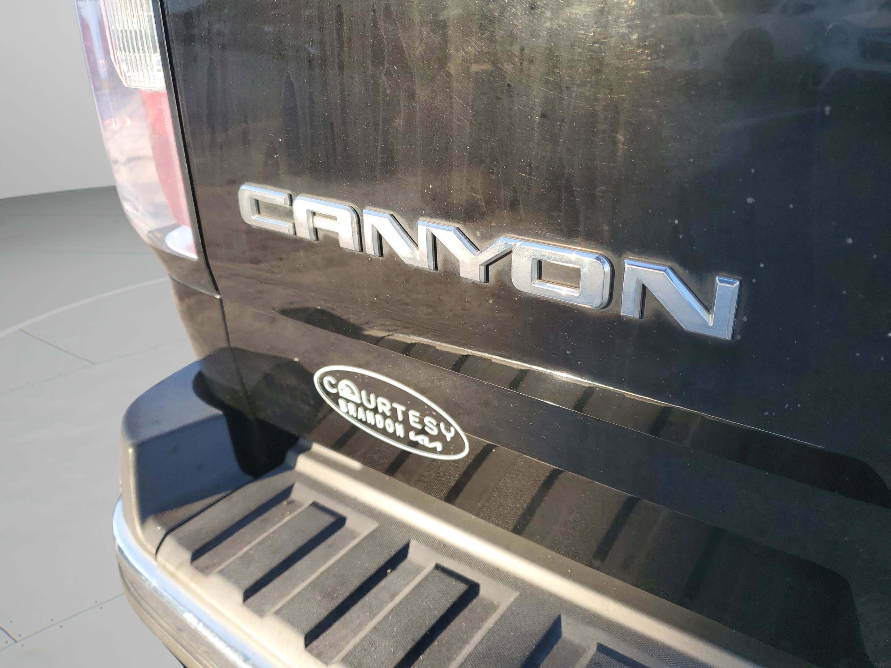 Used 2015 GMC Canyon SLE w/ SLE Convenience Package image 9